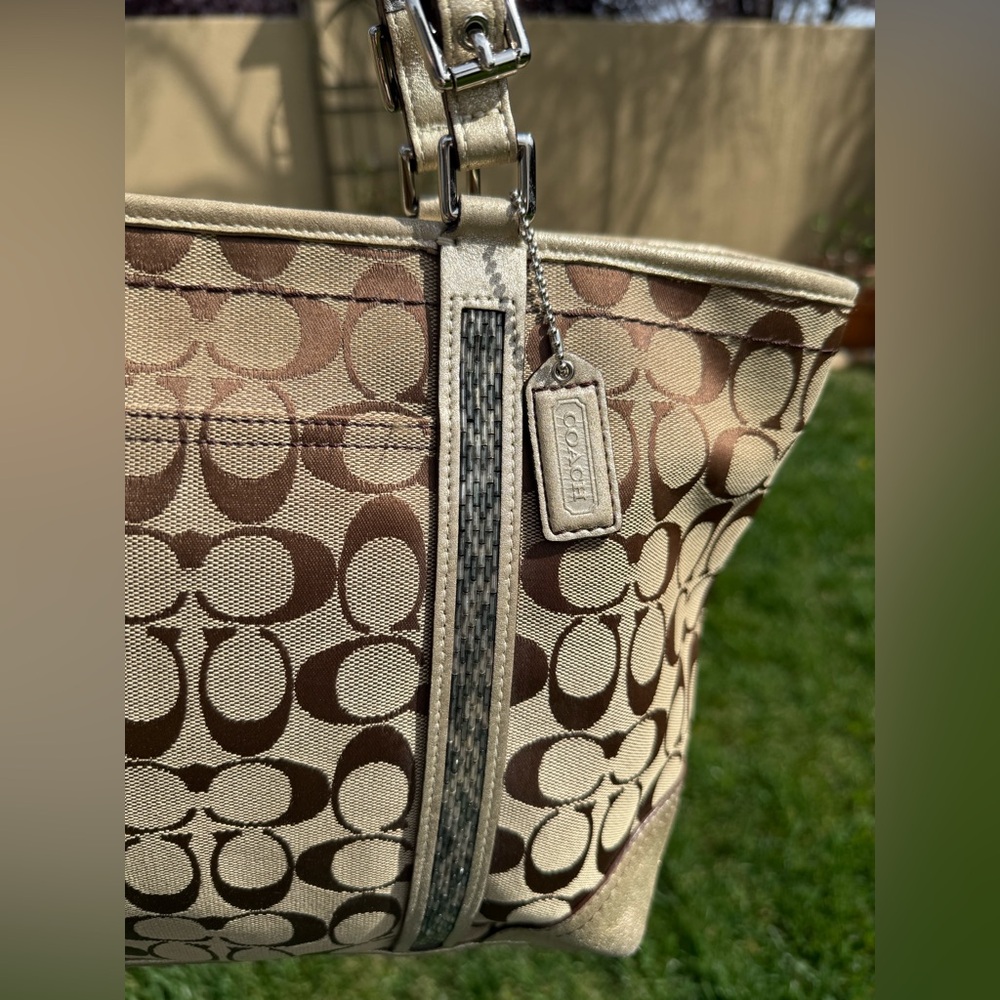 Coach Signature Large Jacquard Beige Tote Bag - Picture 4 of 13
